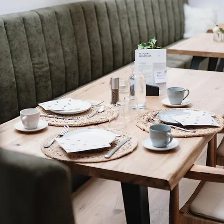 Grand Franziska - Inkl Crossfit Gym 住宿加早餐酒店 4*